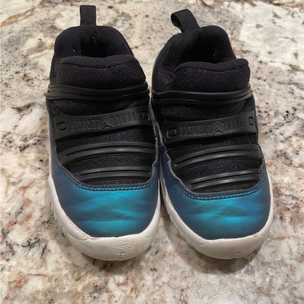 Air Jordan 11 Retro Little Flex